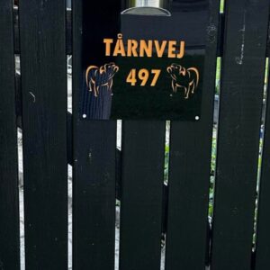 Lasergravering hus skilte med lys